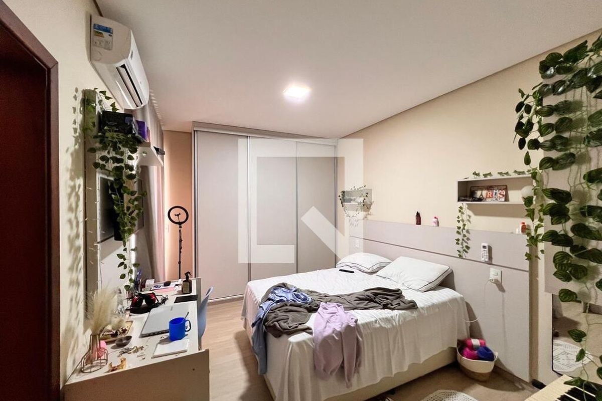 Casa à Venda - Swiss Park, 3 Quartos,  250 m2 em , Campinas - sp | SoloBR