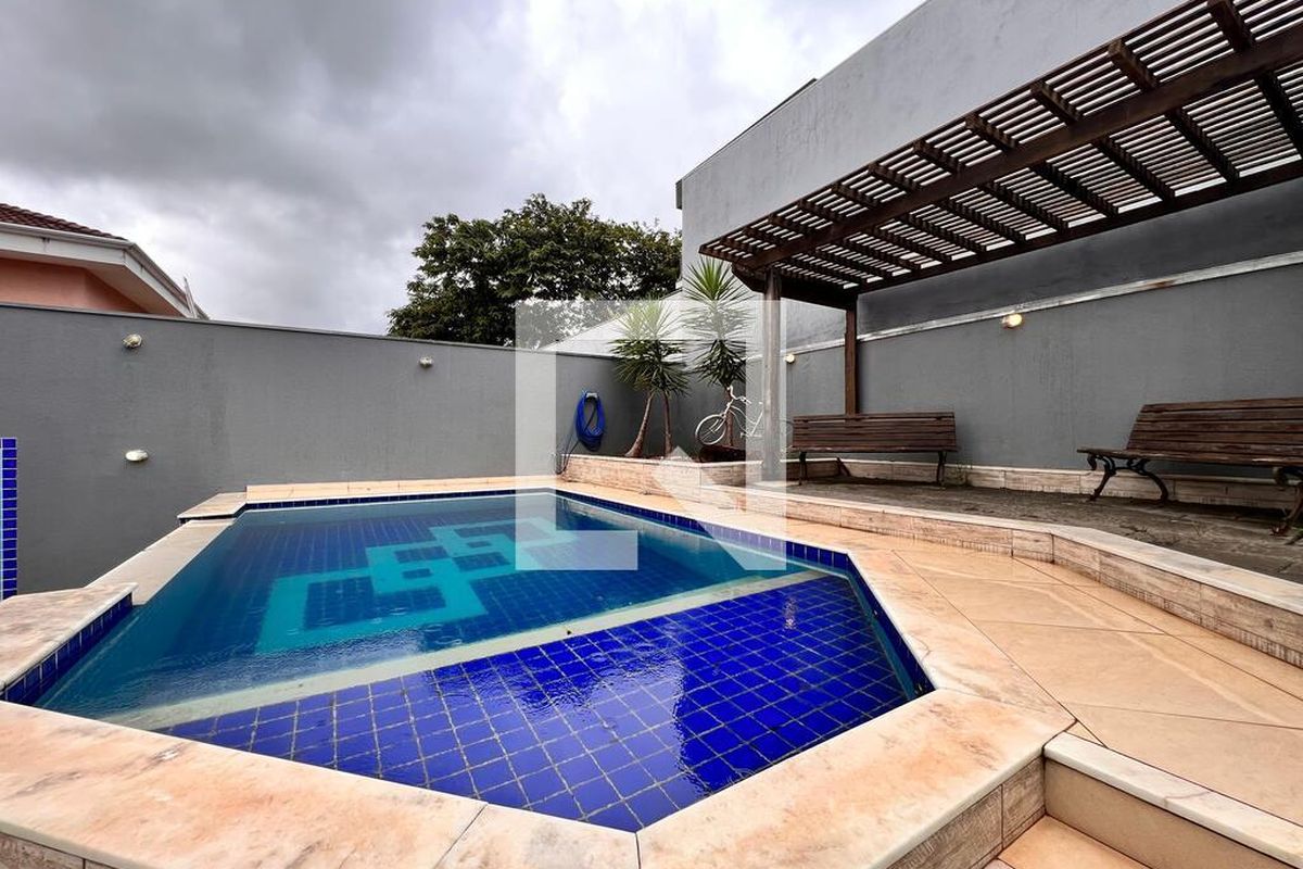 Casa à Venda - Swiss Park, 3 Quartos,  250 m2 em , Campinas - sp | SoloBR