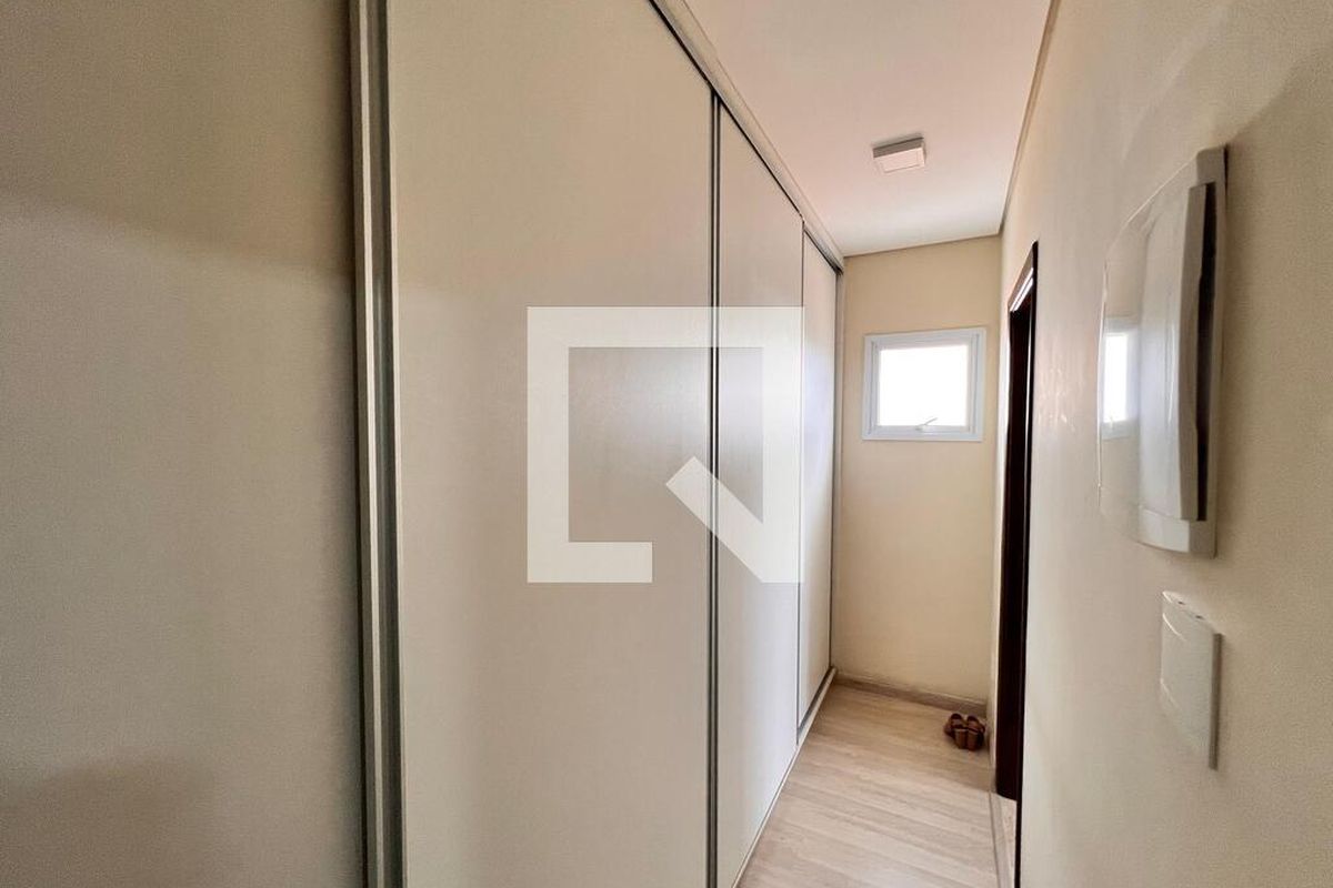 Casa à Venda - Swiss Park, 3 Quartos,  250 m2 em , Campinas - sp | SoloBR