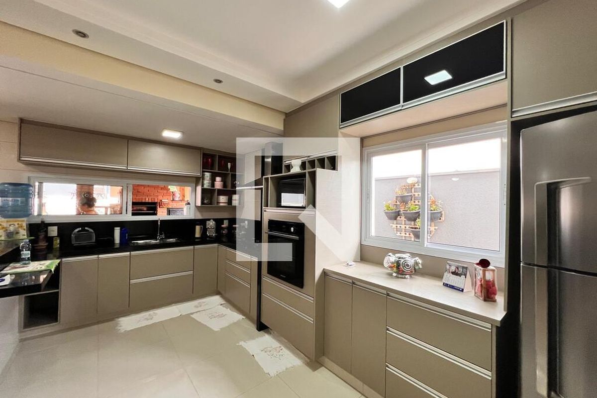 Casa à Venda - Swiss Park, 3 Quartos,  250 m2 em , Campinas - sp | SoloBR