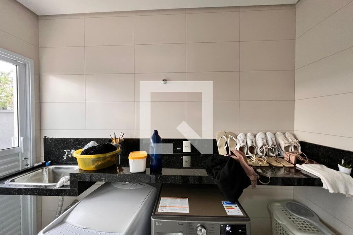 Casa à Venda - Swiss Park, 3 Quartos,  250 m2 em , Campinas - sp | SoloBR