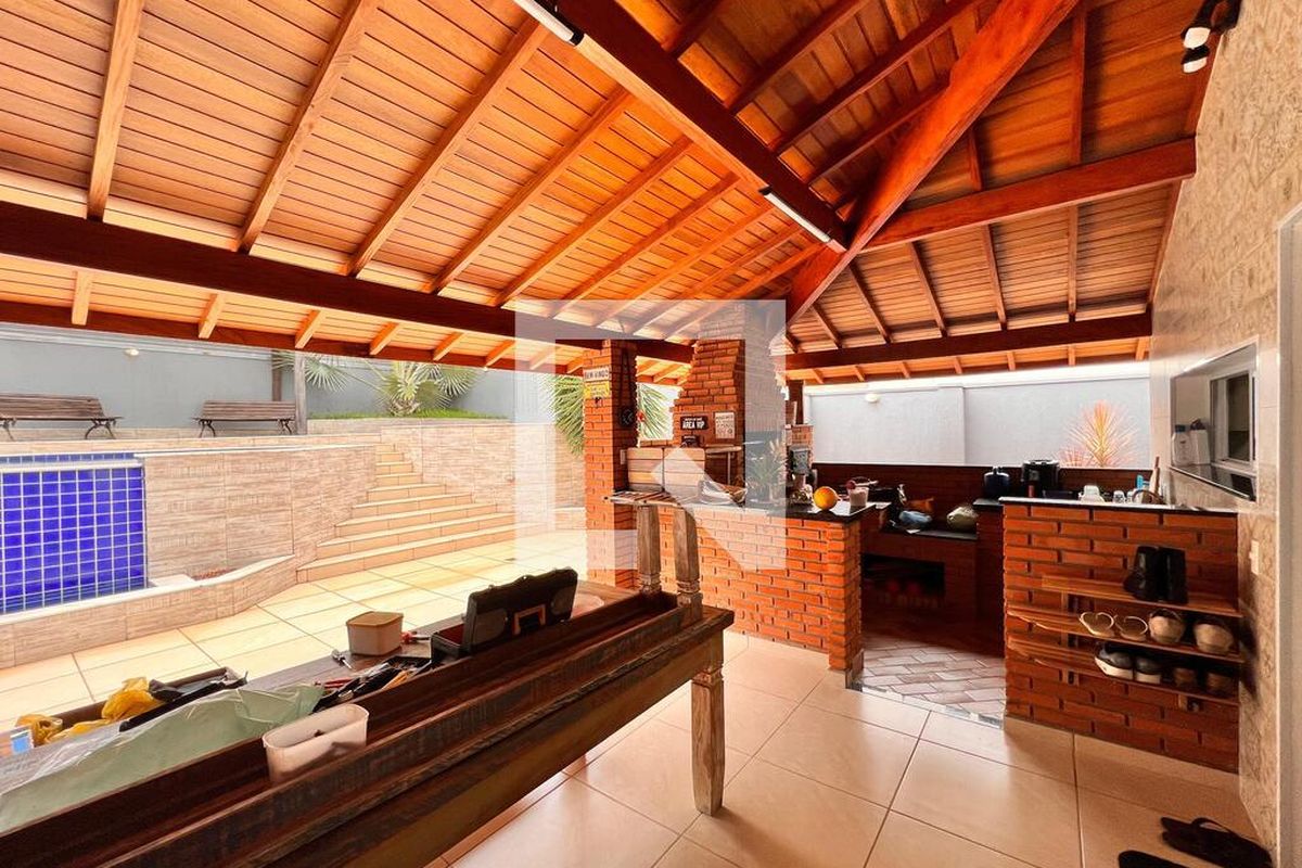 Casa à Venda - Swiss Park, 3 Quartos,  250 m2 em , Campinas - sp | SoloBR