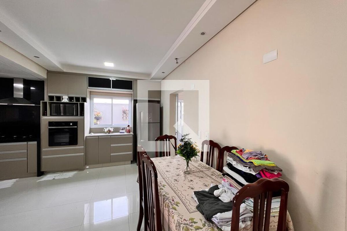 Casa à Venda - Swiss Park, 3 Quartos,  250 m2 em , Campinas - sp | SoloBR