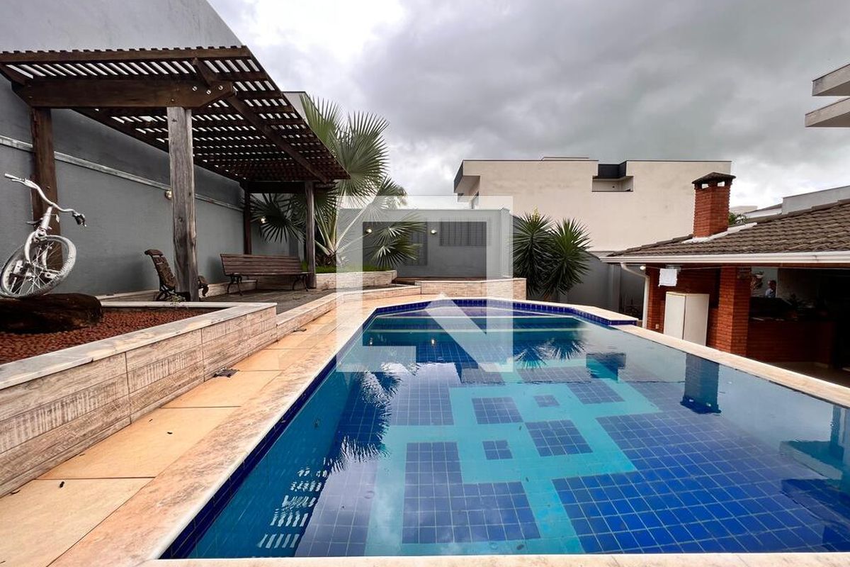 Casa à Venda - Swiss Park, 3 Quartos,  250 m2 em , Campinas - sp | SoloBR
