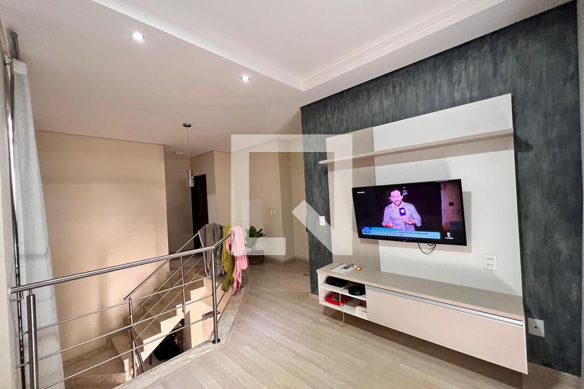Casa à Venda - Swiss Park, 3 Quartos,  250 m2 em , Campinas - sp | SoloBR