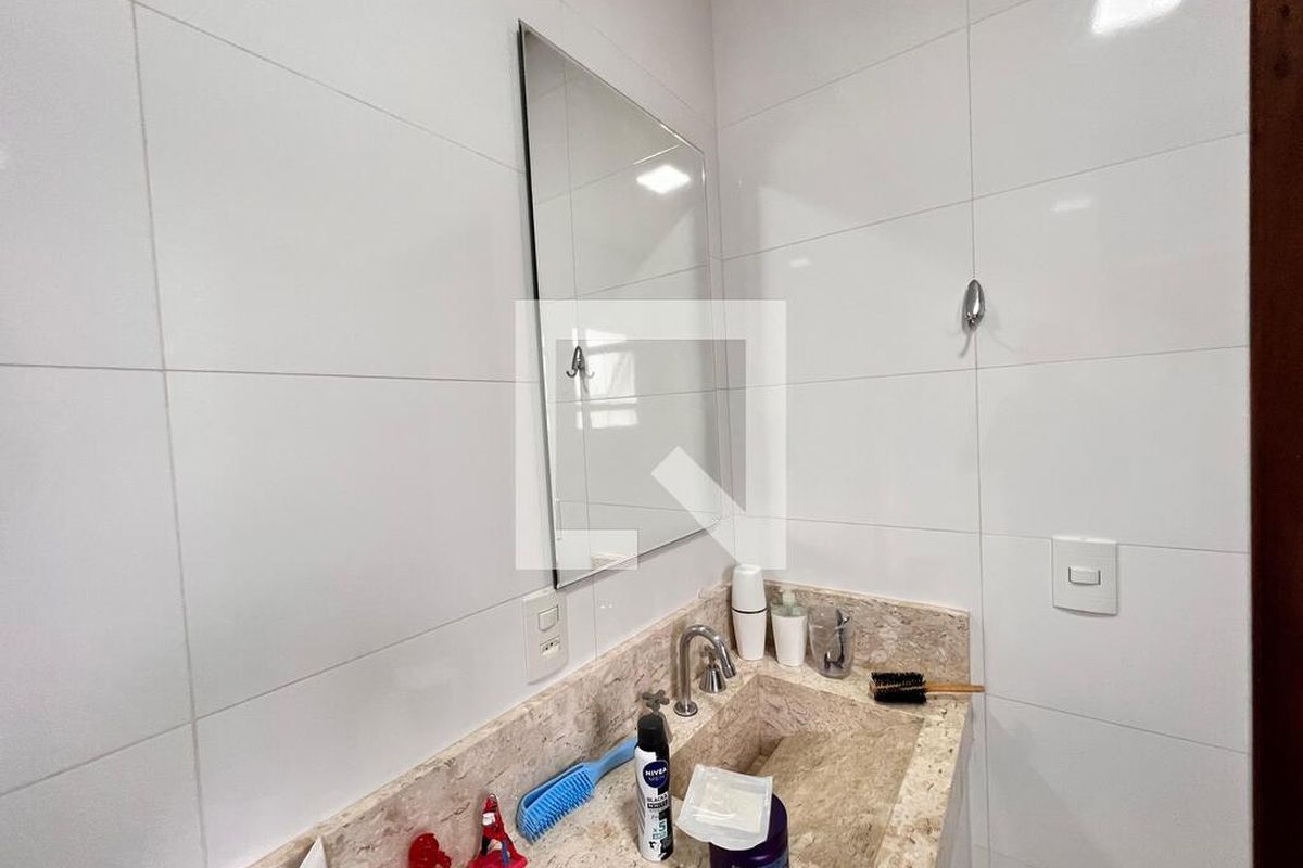 Casa à Venda - Swiss Park, 3 Quartos,  250 m2 em , Campinas - sp | SoloBR