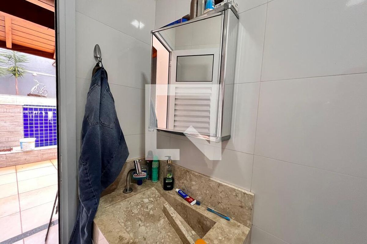Casa à Venda - Swiss Park, 3 Quartos,  250 m2 em , Campinas - sp | SoloBR