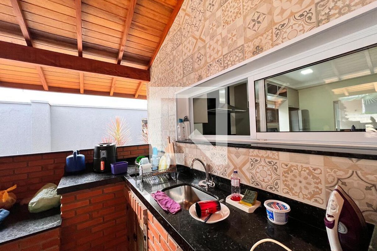 Casa à Venda - Swiss Park, 3 Quartos,  250 m2 em , Campinas - sp | SoloBR