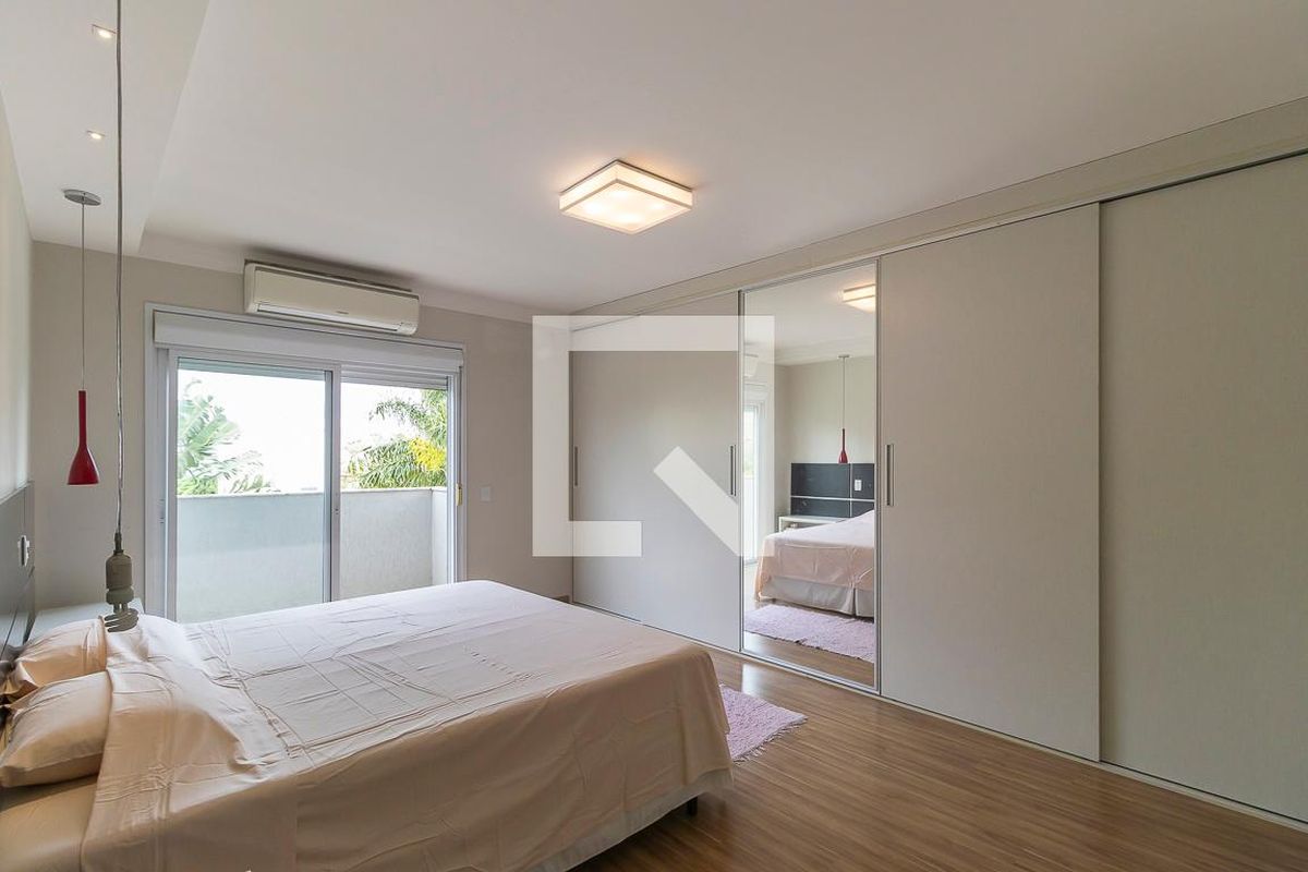 Casa à Venda - Swiss Park, 4 Quartos,  322 m2 em , Campinas - sp | SoloBR