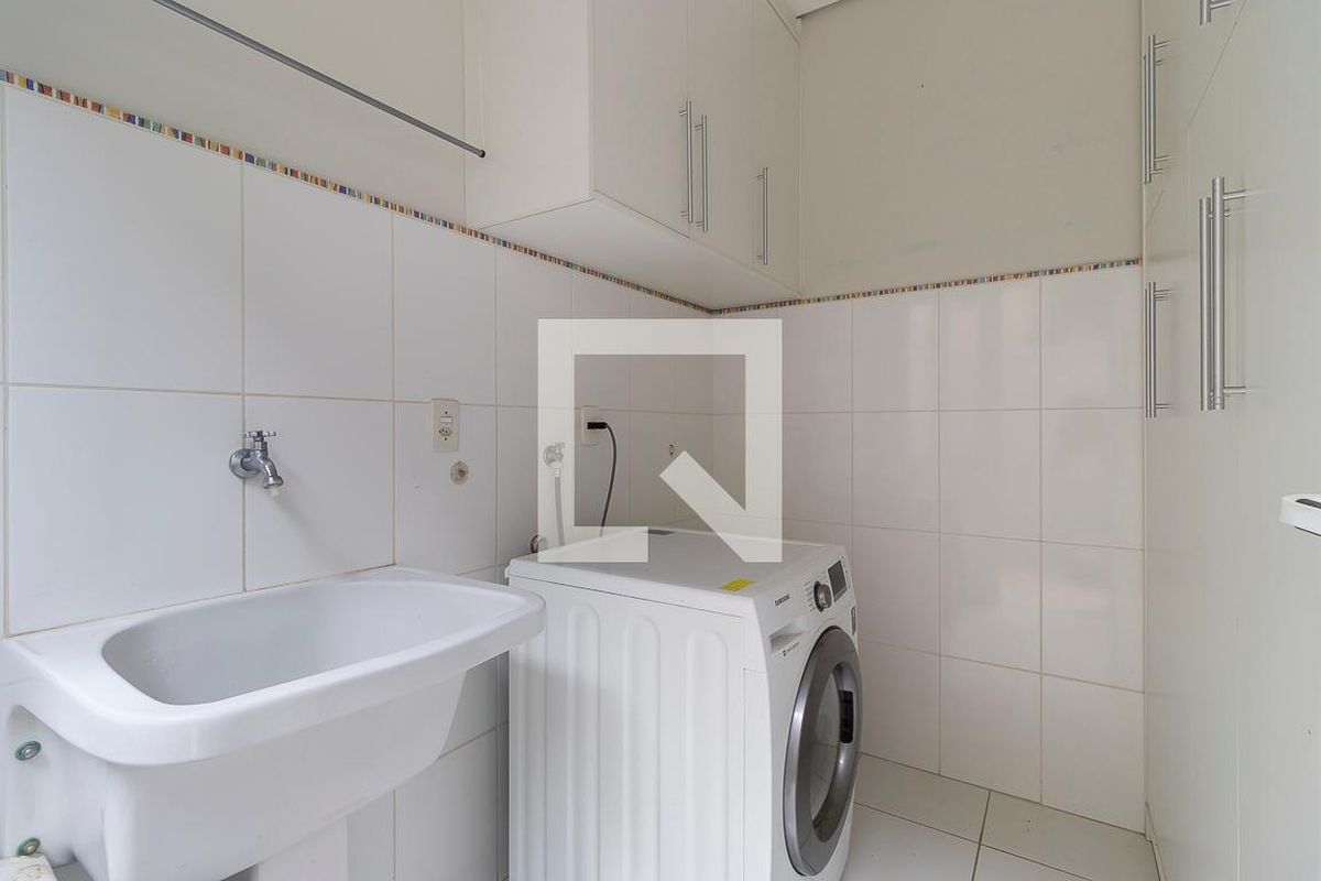 Casa à Venda - Swiss Park, 4 Quartos,  322 m2 em , Campinas - sp | SoloBR