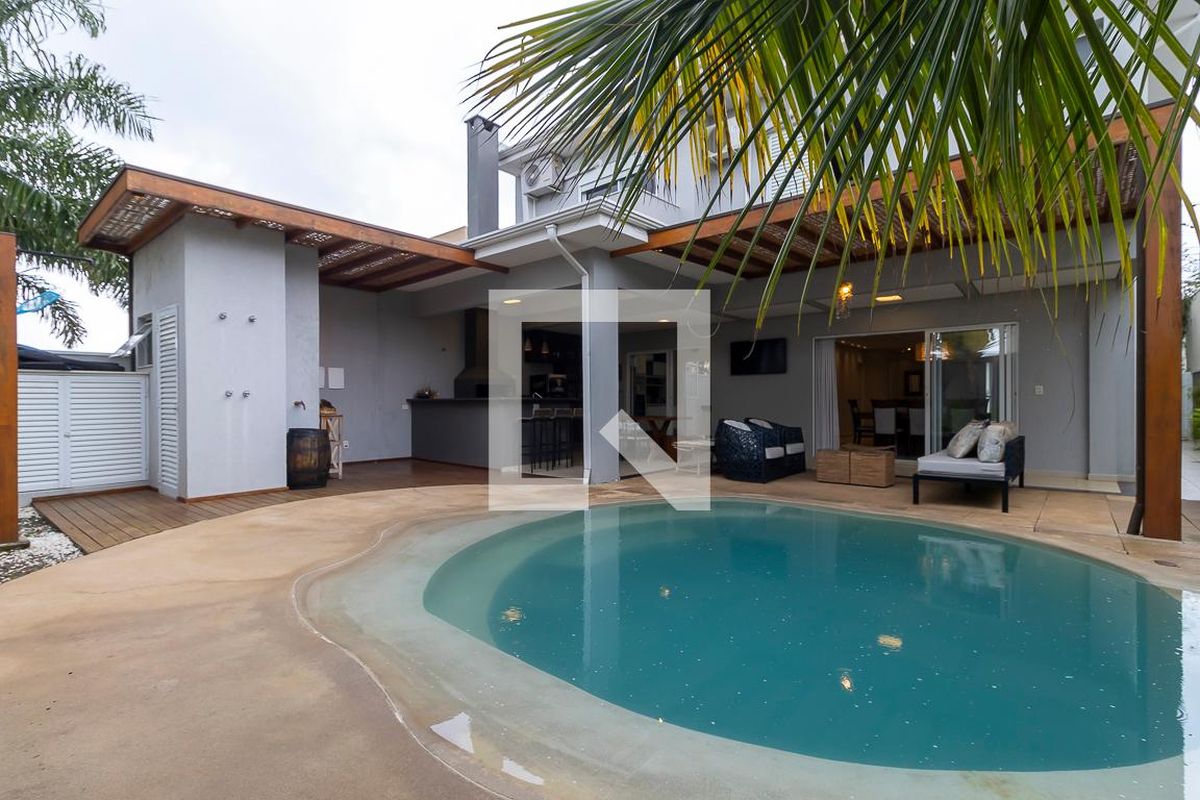 Casa à Venda - Swiss Park, 4 Quartos,  322 m2 em , Campinas - sp | SoloBR