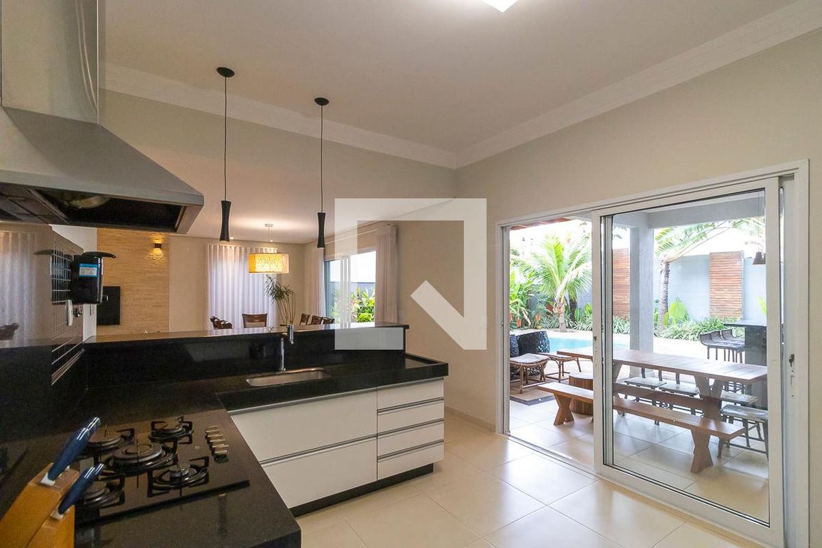Casa à Venda - Swiss Park, 4 Quartos,  322 m2 em , Campinas - sp | SoloBR