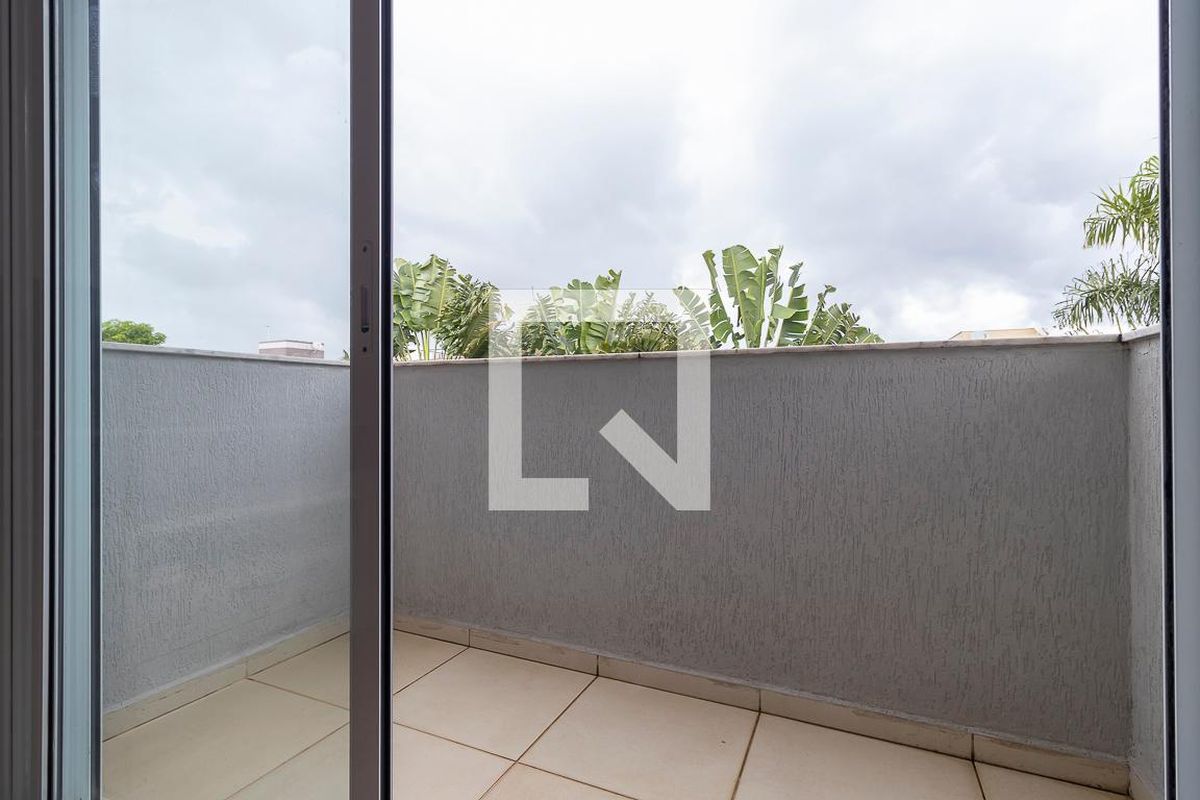 Casa à Venda - Swiss Park, 4 Quartos,  322 m2 em , Campinas - sp | SoloBR