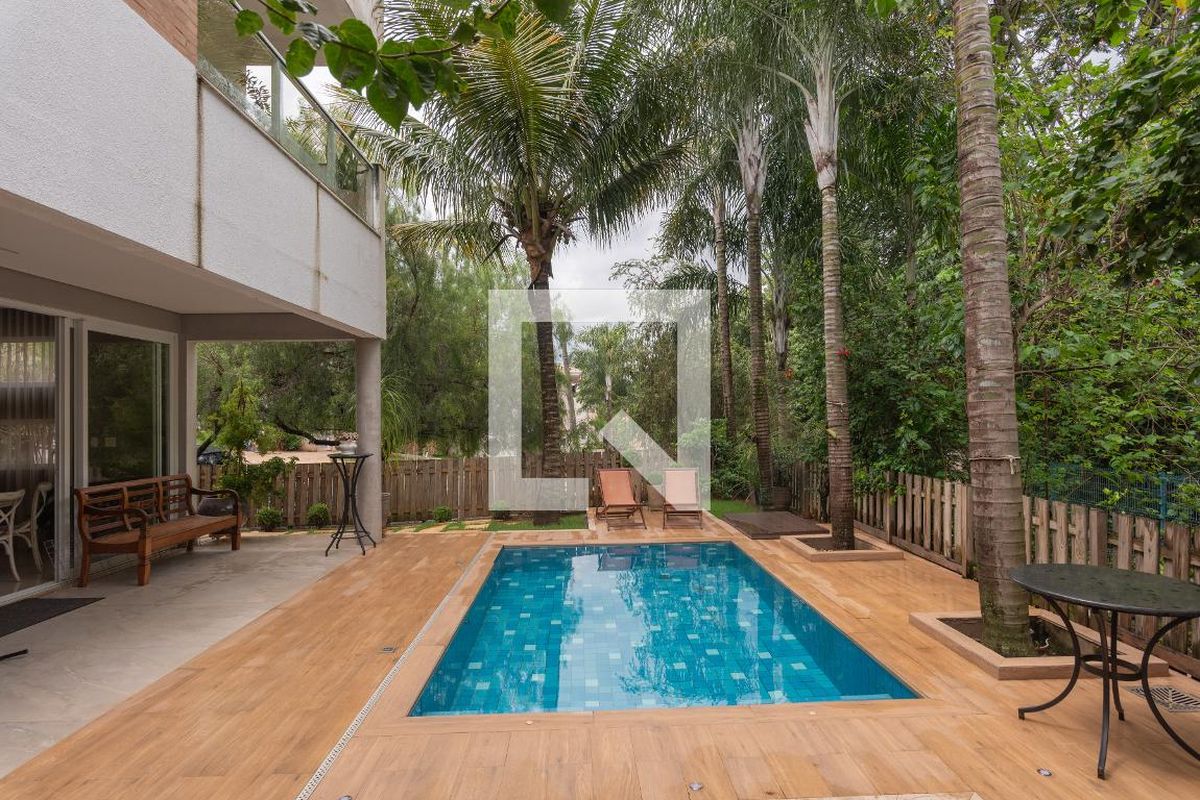 Casa à Venda - Swiss Park, 4 Quartos,  480 m2 em , Campinas - sp | SoloBR