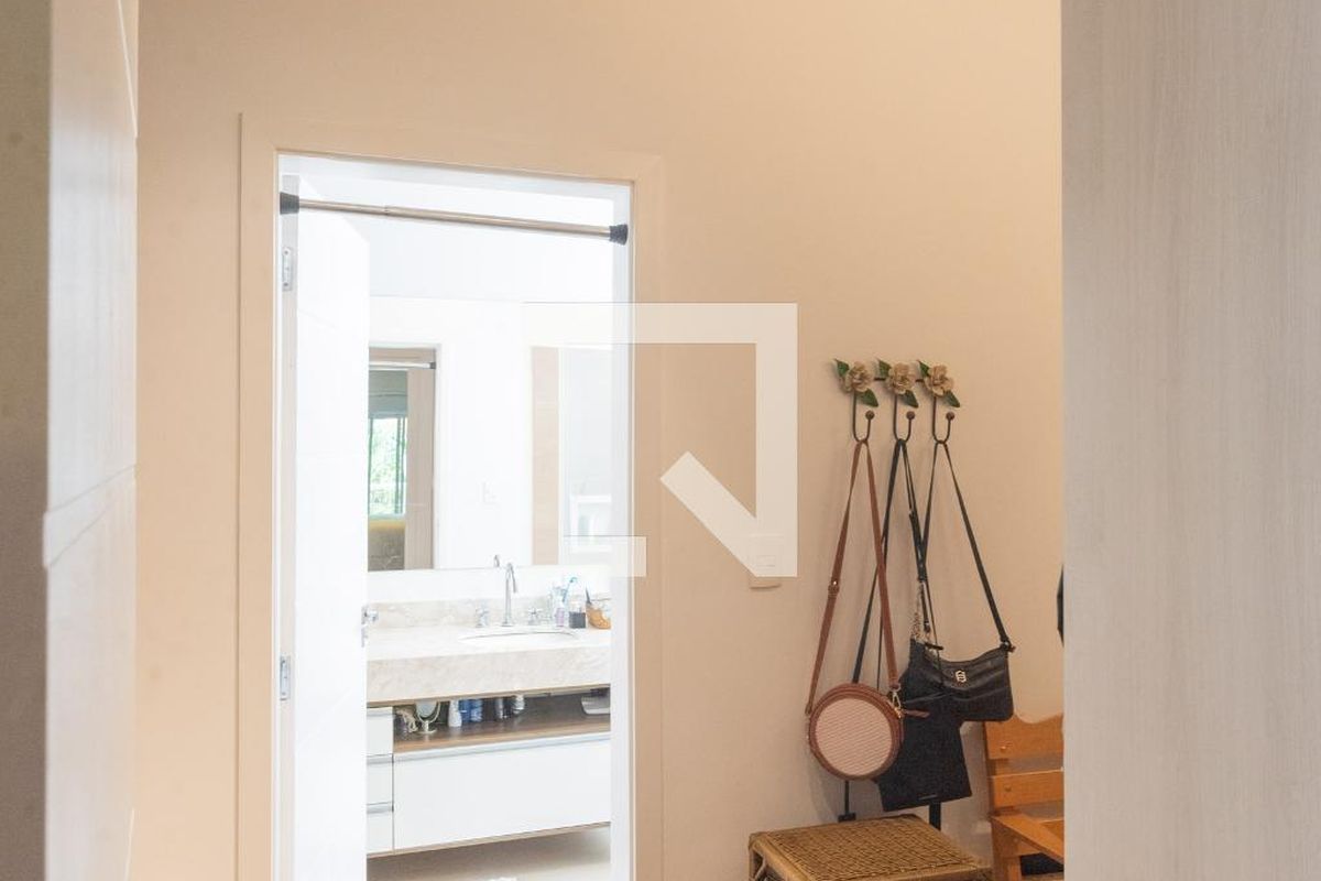 Casa à Venda - Swiss Park, 4 Quartos,  480 m2 em , Campinas - sp | SoloBR