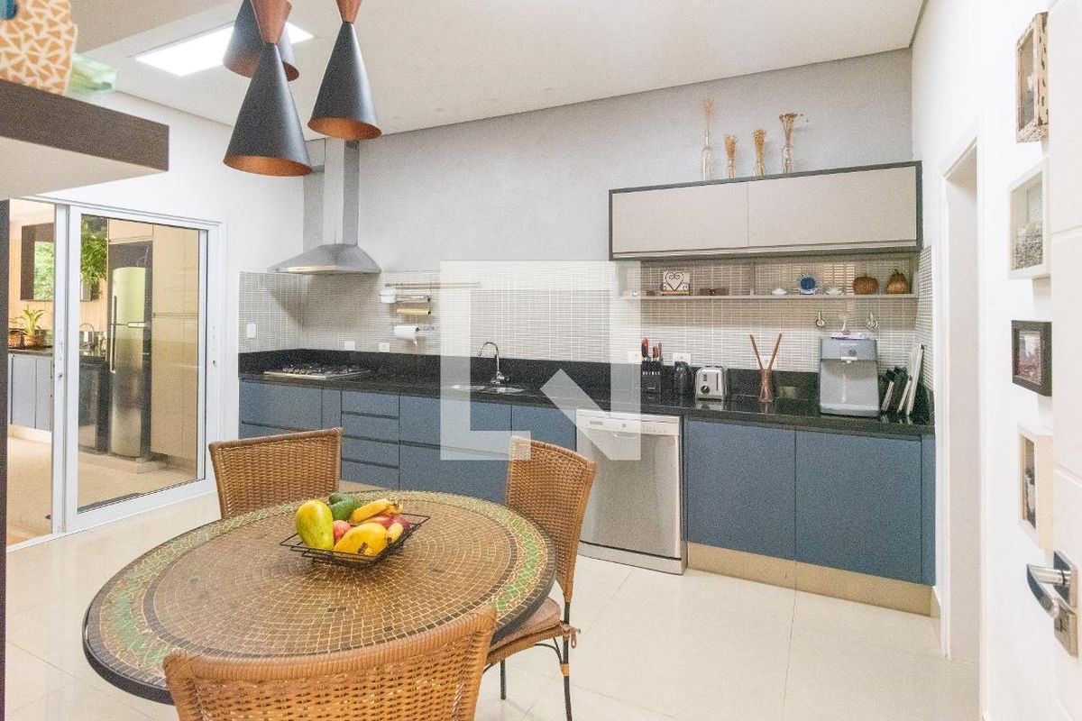 Casa à Venda - Swiss Park, 4 Quartos,  480 m2 em , Campinas - sp | SoloBR