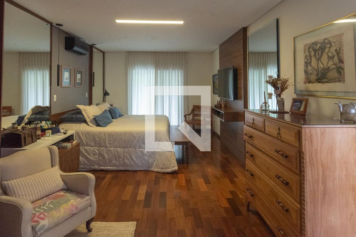 Casa à Venda - Swiss Park, 4 Quartos,  480 m2 em , Campinas - sp | SoloBR