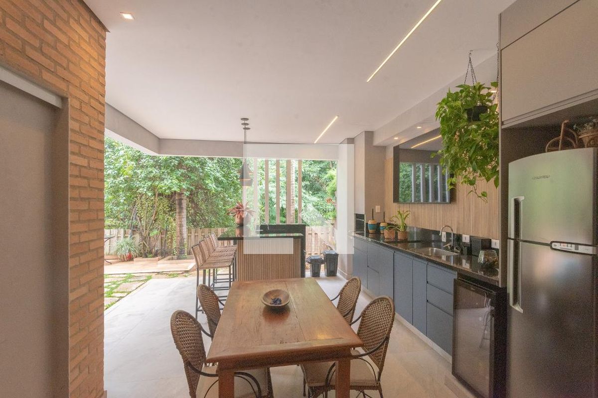 Casa à Venda - Swiss Park, 4 Quartos,  480 m2 em , Campinas - sp | SoloBR