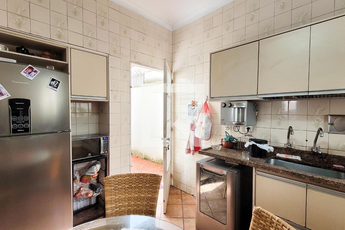 Casa à Venda - Guanabara, 5 Quartos,  350 m2 em , Campinas - sp | SoloBR
