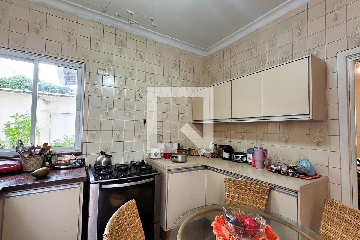 Casa à Venda - Guanabara, 5 Quartos,  350 m2 em , Campinas - sp | SoloBR