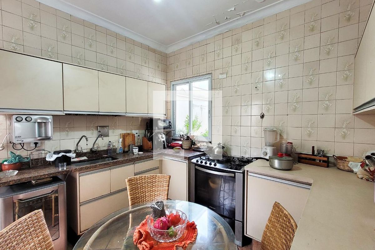 Casa à Venda - Guanabara, 5 Quartos,  350 m2 em , Campinas - sp | SoloBR