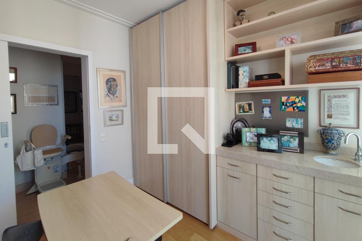 Apartamento à Venda - Cambuí, 4 Quartos,  370 m2 em , Campinas - sp | SoloBR
