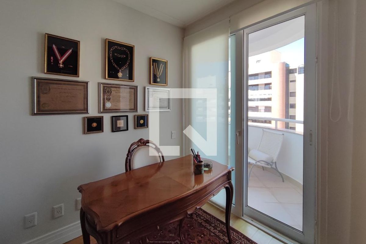 Apartamento à Venda - Cambuí, 4 Quartos,  370 m2 em , Campinas - sp | SoloBR