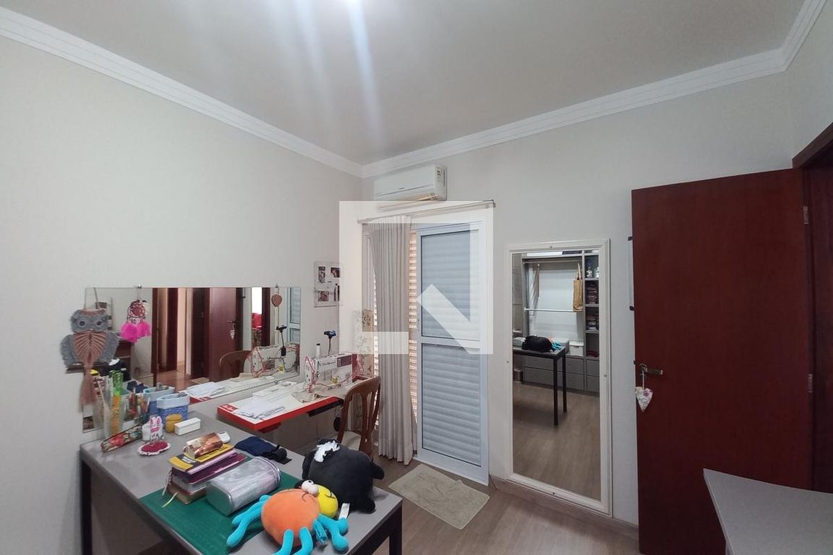 Casa à Venda - Swiss Park, 5 Quartos,  310 m2 em , Campinas - sp | SoloBR