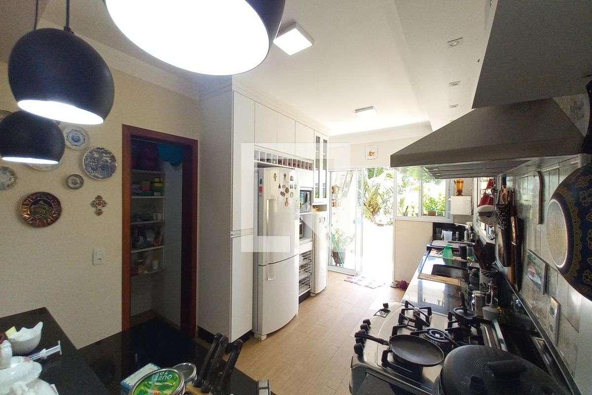 Casa à Venda - Swiss Park, 5 Quartos,  310 m2 em , Campinas - sp | SoloBR