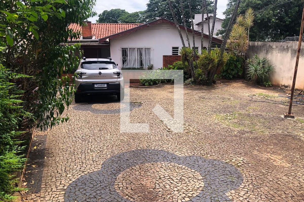 Casa à Venda - Jardim Flamboyant, 3 Quartos,  210 m2 em , Campinas - sp | SoloBR