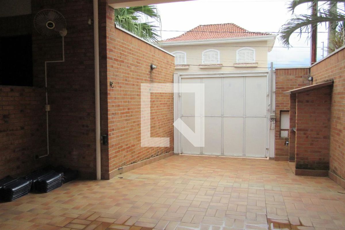 Casa à Venda - Jardim Flamboyant, 5 Quartos,  652 m2 em , Campinas - sp | SoloBR