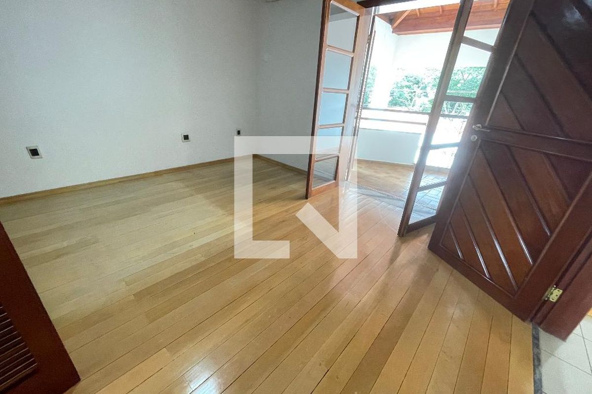 Casa à Venda - Jardim Flamboyant, 5 Quartos,  652 m2 em , Campinas - sp | SoloBR
