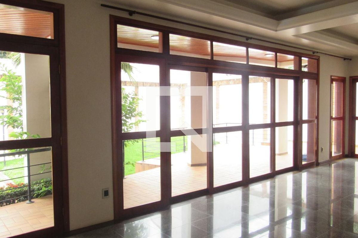 Casa à Venda - Jardim Flamboyant, 5 Quartos,  652 m2 em , Campinas - sp | SoloBR