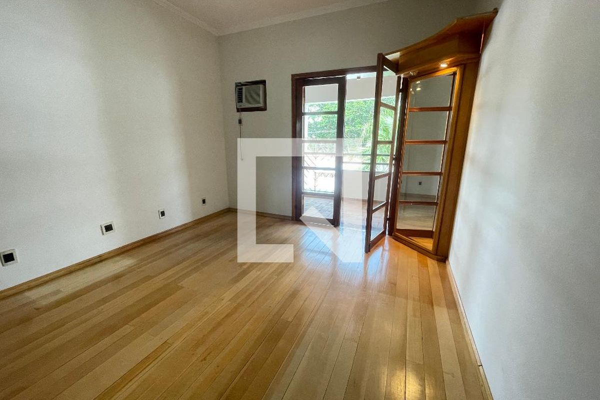 Casa à Venda - Jardim Flamboyant, 5 Quartos,  652 m2 em , Campinas - sp | SoloBR