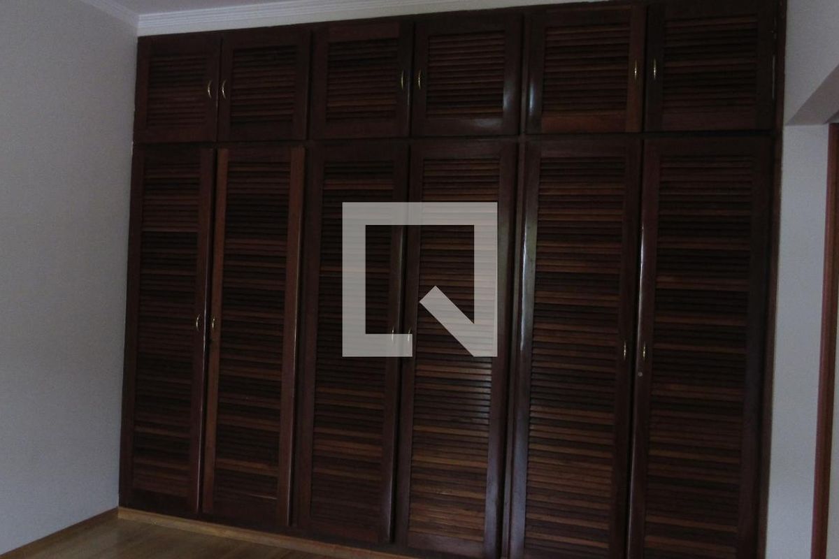 Casa à Venda - Jardim Flamboyant, 5 Quartos,  652 m2 em , Campinas - sp | SoloBR