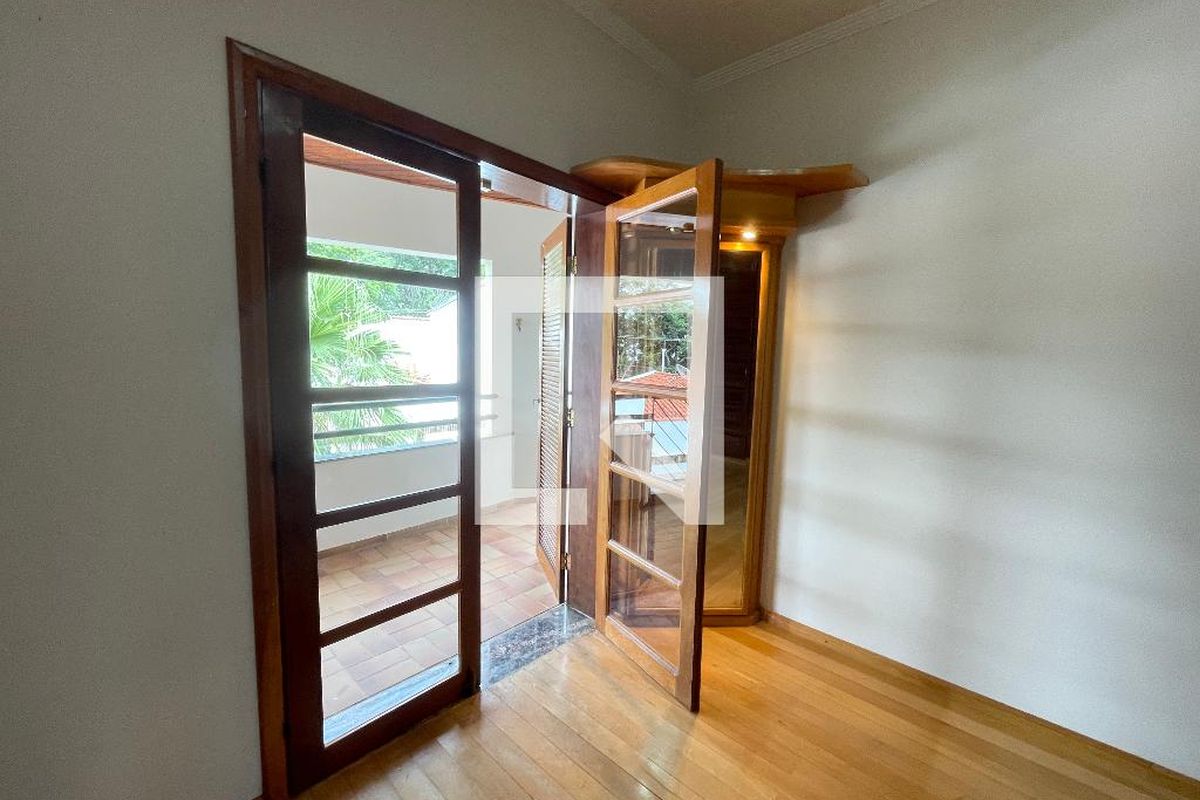 Casa à Venda - Jardim Flamboyant, 5 Quartos,  652 m2 em , Campinas - sp | SoloBR