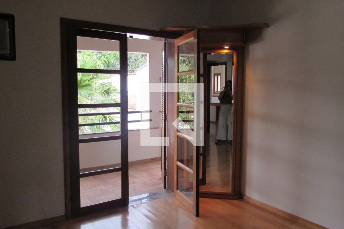 Casa à Venda - Jardim Flamboyant, 5 Quartos,  652 m2 em , Campinas - sp | SoloBR