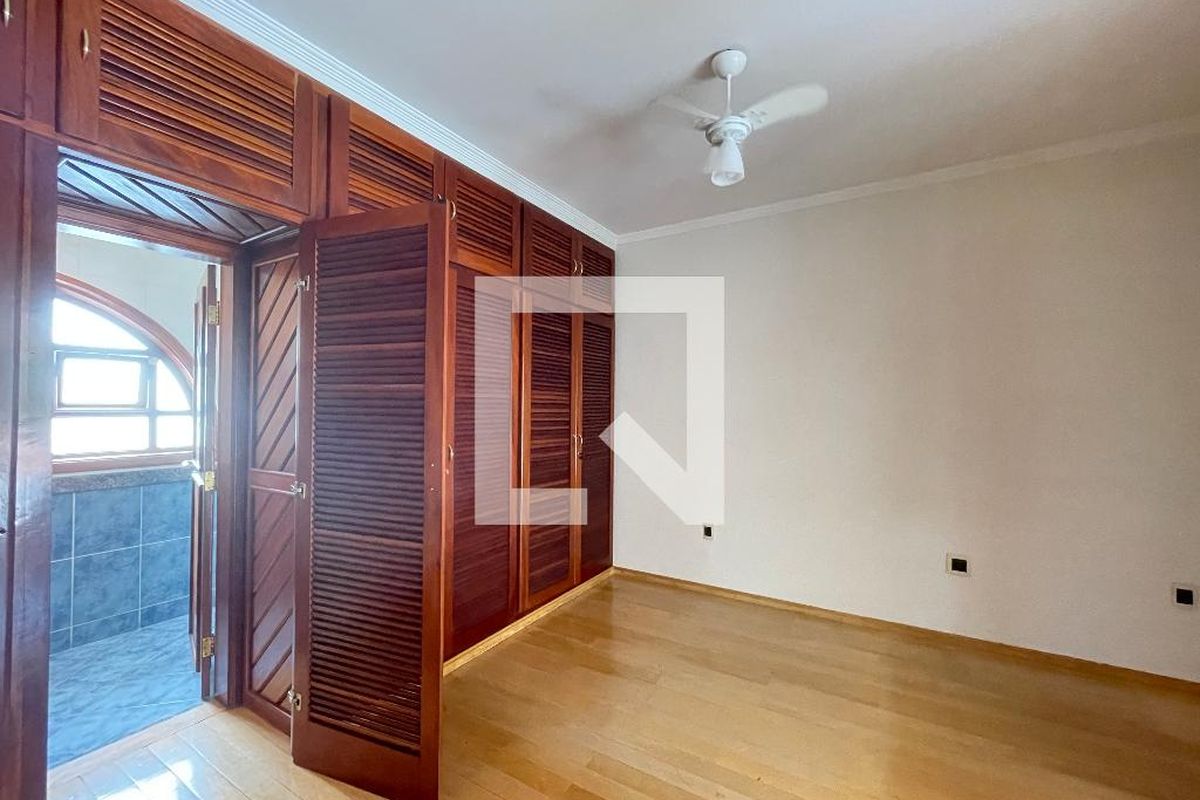 Casa à Venda - Jardim Flamboyant, 5 Quartos,  652 m2 em , Campinas - sp | SoloBR