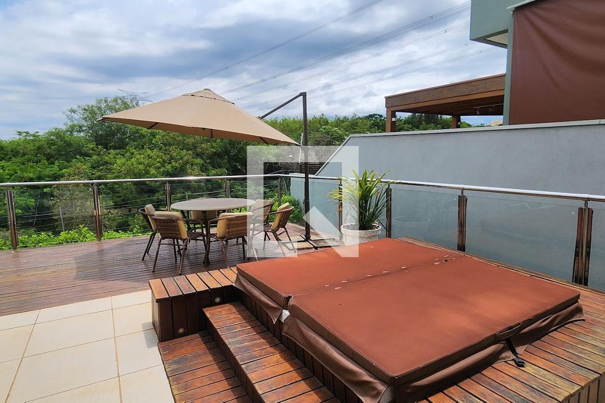 Casa à Venda - Lot. Alphaville Campinas, 3 Quartos,  275 m2 em , Campinas - sp | SoloBR