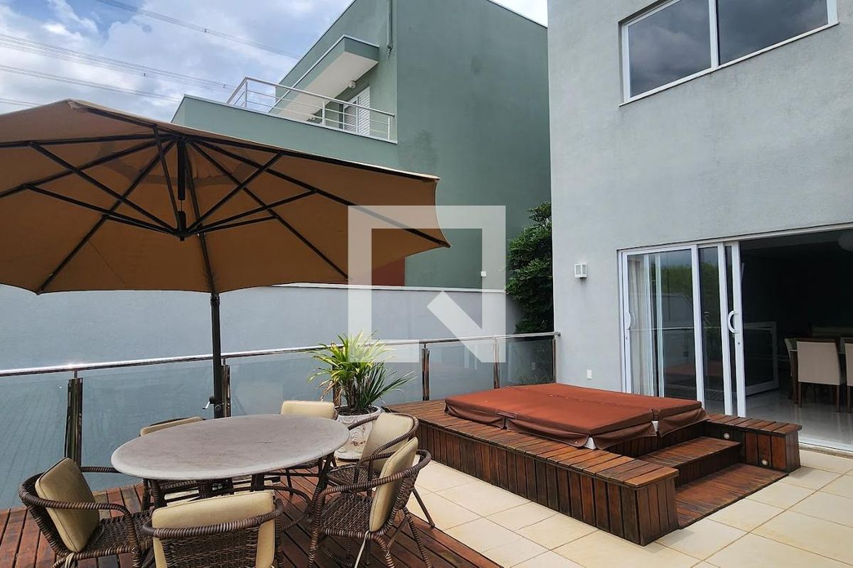 Casa à Venda - Lot. Alphaville Campinas, 3 Quartos,  275 m2 em , Campinas - sp | SoloBR