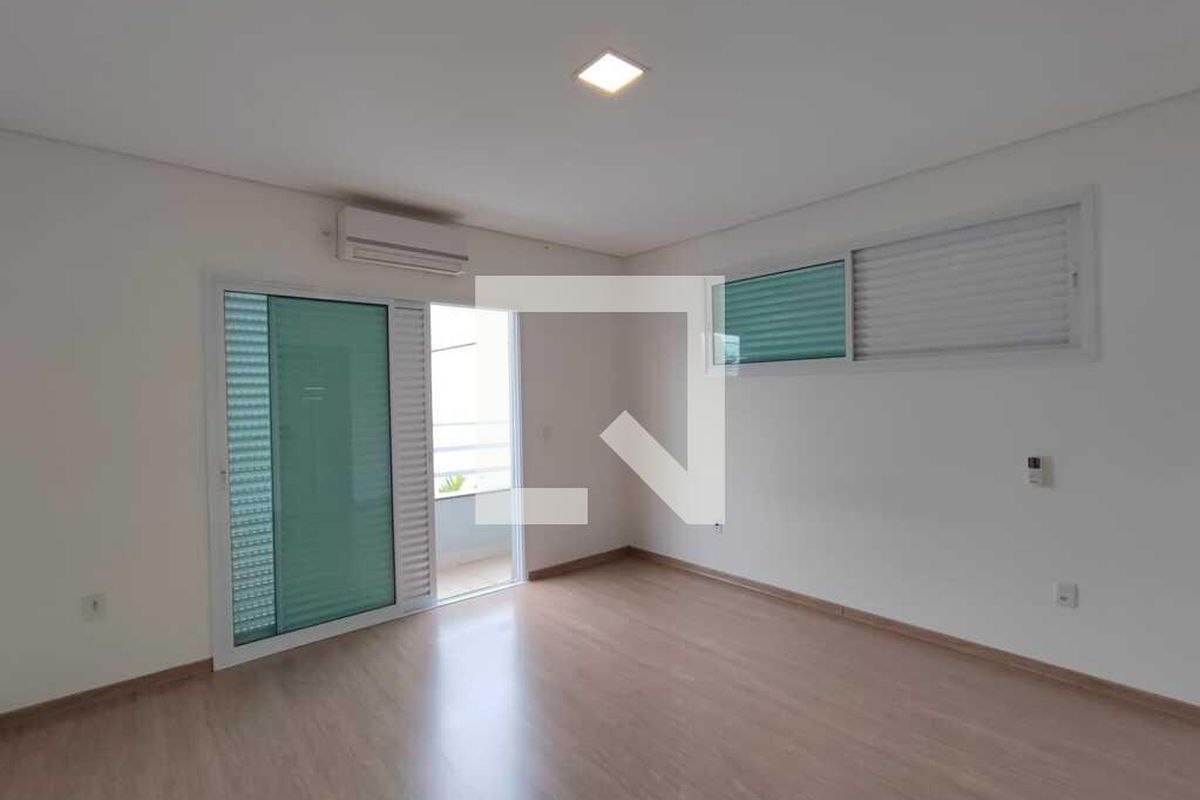 Casa à Venda - Swiss Park, 4 Quartos,  333 m2 em , Campinas - sp | SoloBR