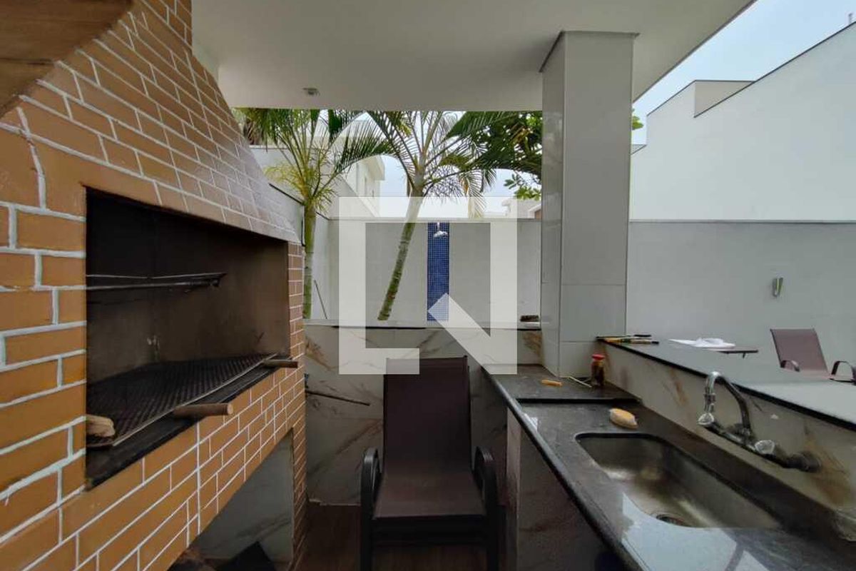 Casa à Venda - Swiss Park, 4 Quartos,  333 m2 em , Campinas - sp | SoloBR
