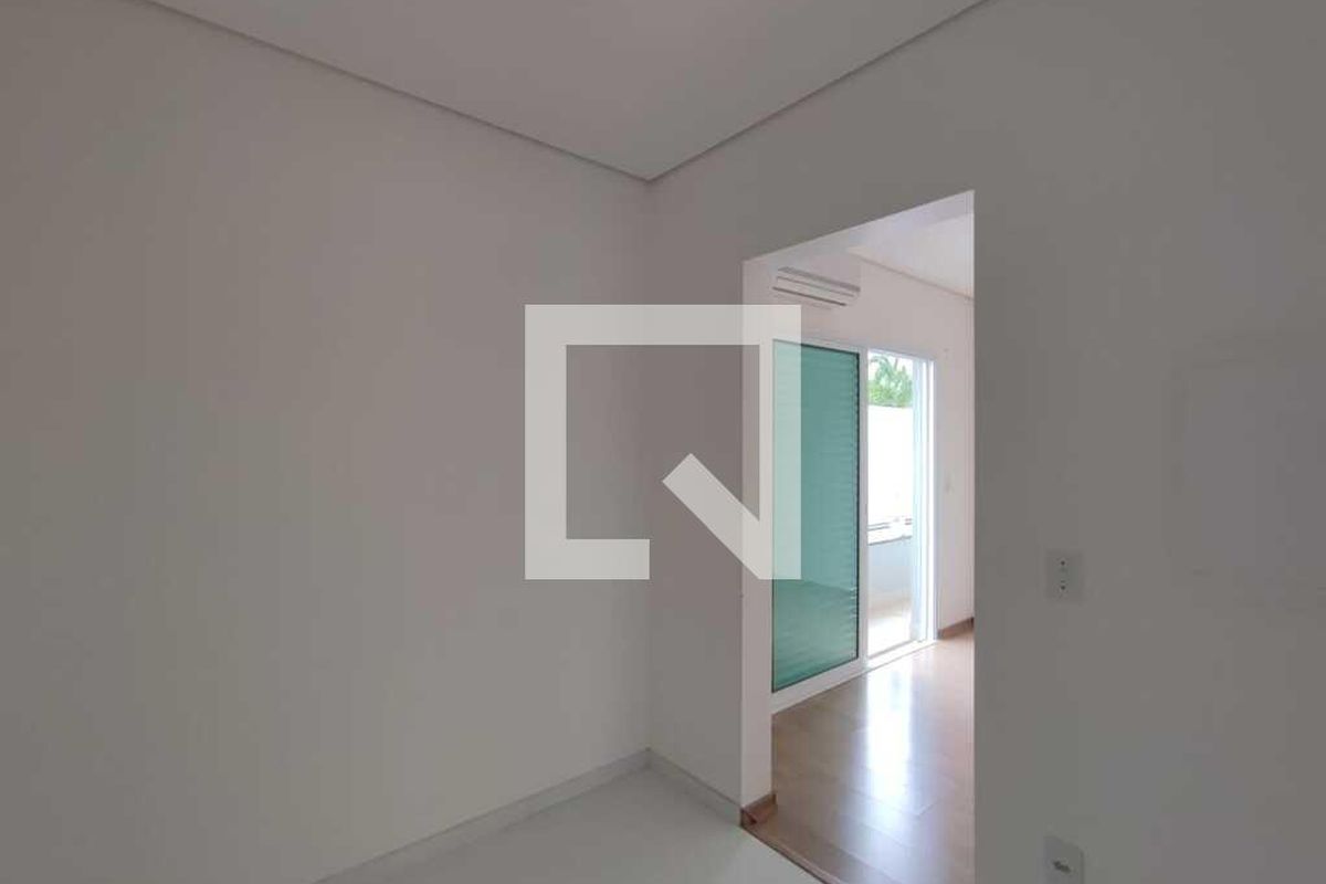Casa à Venda - Swiss Park, 4 Quartos,  333 m2 em , Campinas - sp | SoloBR