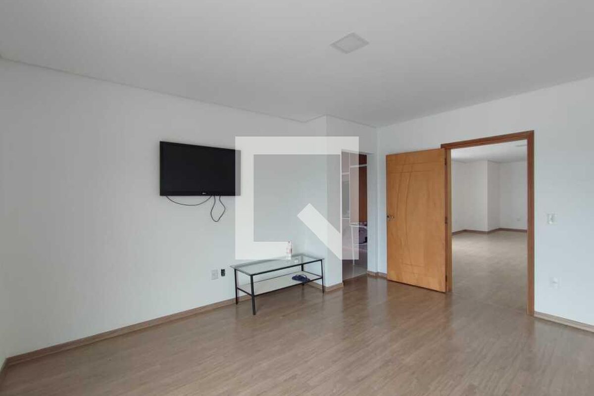 Casa à Venda - Swiss Park, 4 Quartos,  333 m2 em , Campinas - sp | SoloBR