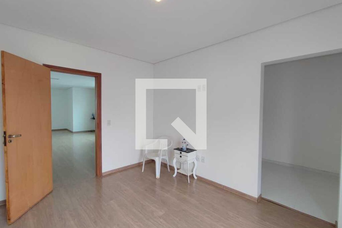 Casa à Venda - Swiss Park, 4 Quartos,  333 m2 em , Campinas - sp | SoloBR