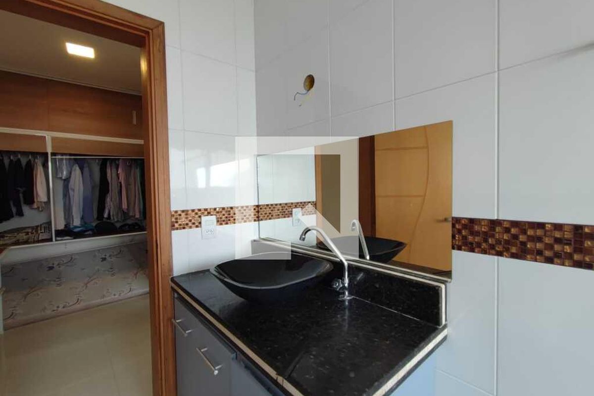 Casa à Venda - Swiss Park, 4 Quartos,  333 m2 em , Campinas - sp | SoloBR