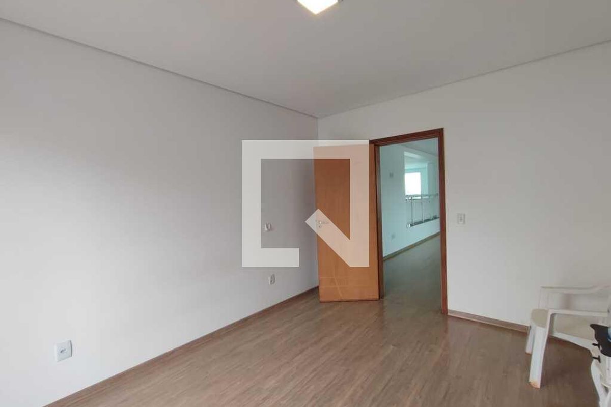 Casa à Venda - Swiss Park, 4 Quartos,  333 m2 em , Campinas - sp | SoloBR
