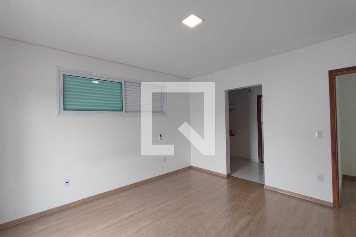 Casa à Venda - Swiss Park, 4 Quartos,  333 m2 em , Campinas - sp | SoloBR
