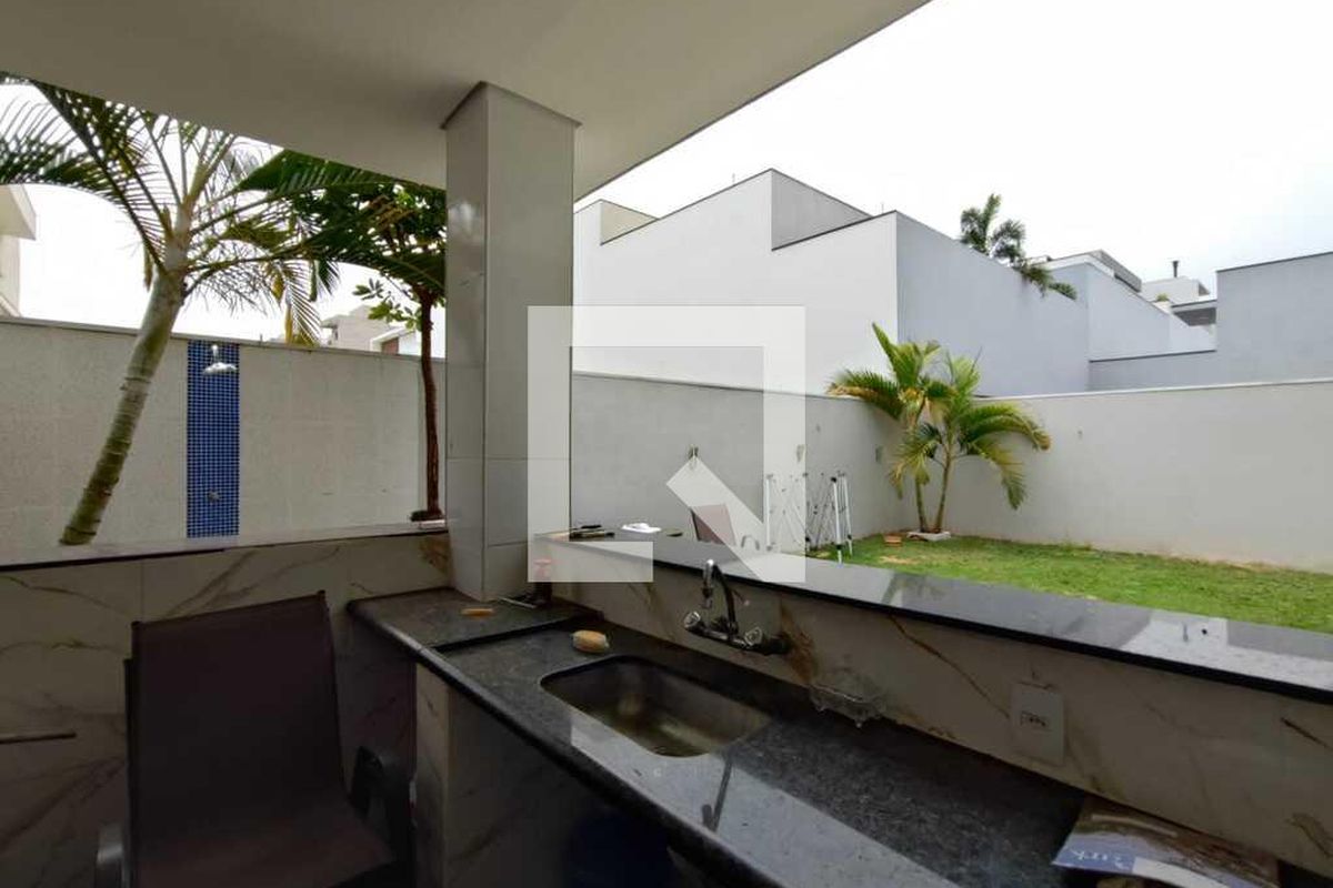 Casa à Venda - Swiss Park, 4 Quartos,  333 m2 em , Campinas - sp | SoloBR