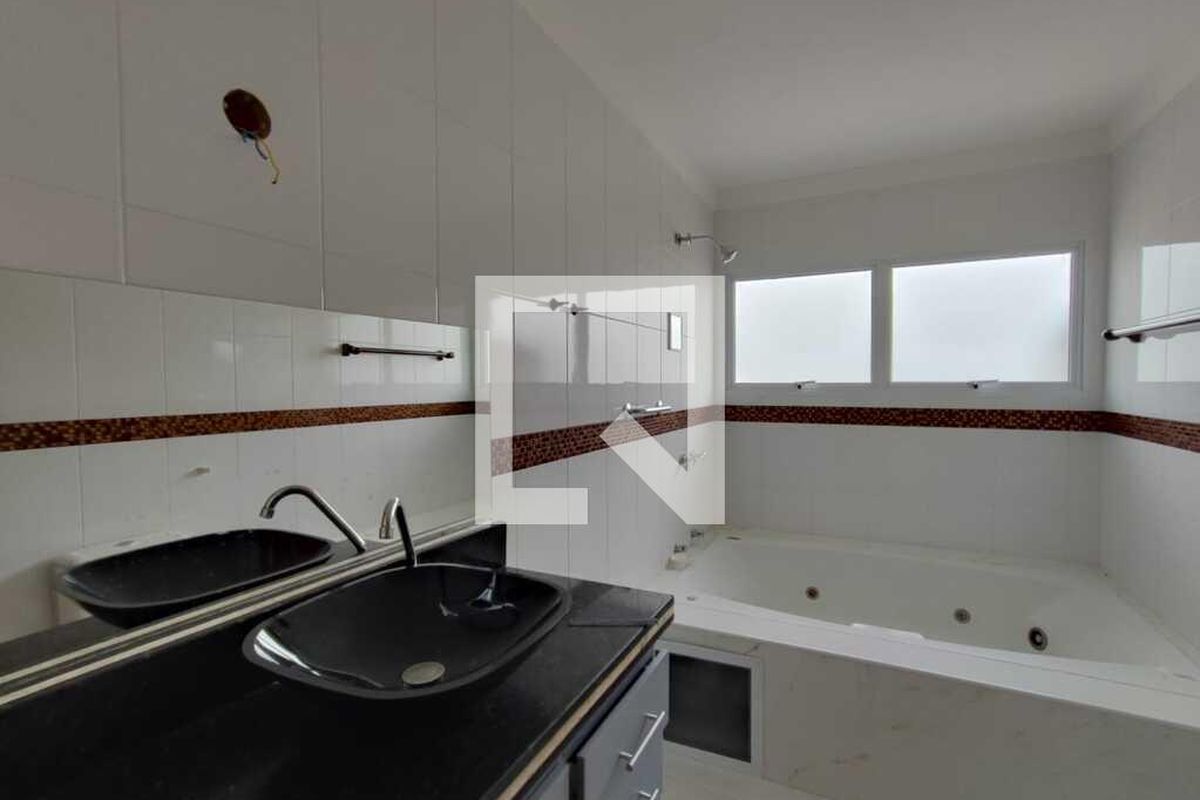 Casa à Venda - Swiss Park, 4 Quartos,  333 m2 em , Campinas - sp | SoloBR